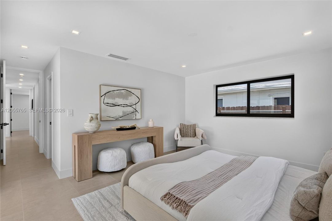 Activo con contrato: $1,389,900 (4 camas, 3 baños, 2148 Pies cuadrados)