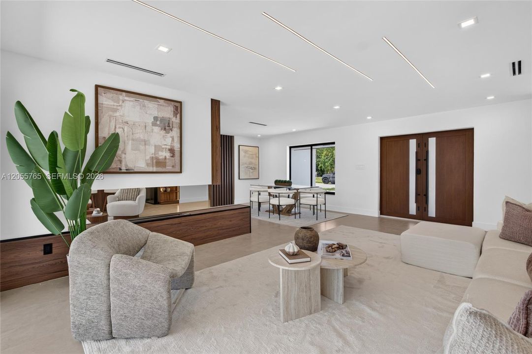 Activo con contrato: $1,389,900 (4 camas, 3 baños, 2148 Pies cuadrados)
