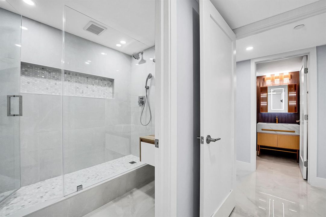 1 Bed Bath