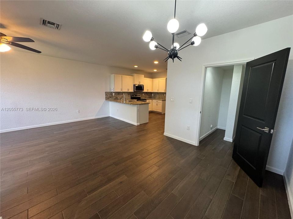 En Renta: $2,599 (3 camas, 2 baños, 1731 Pies cuadrados)