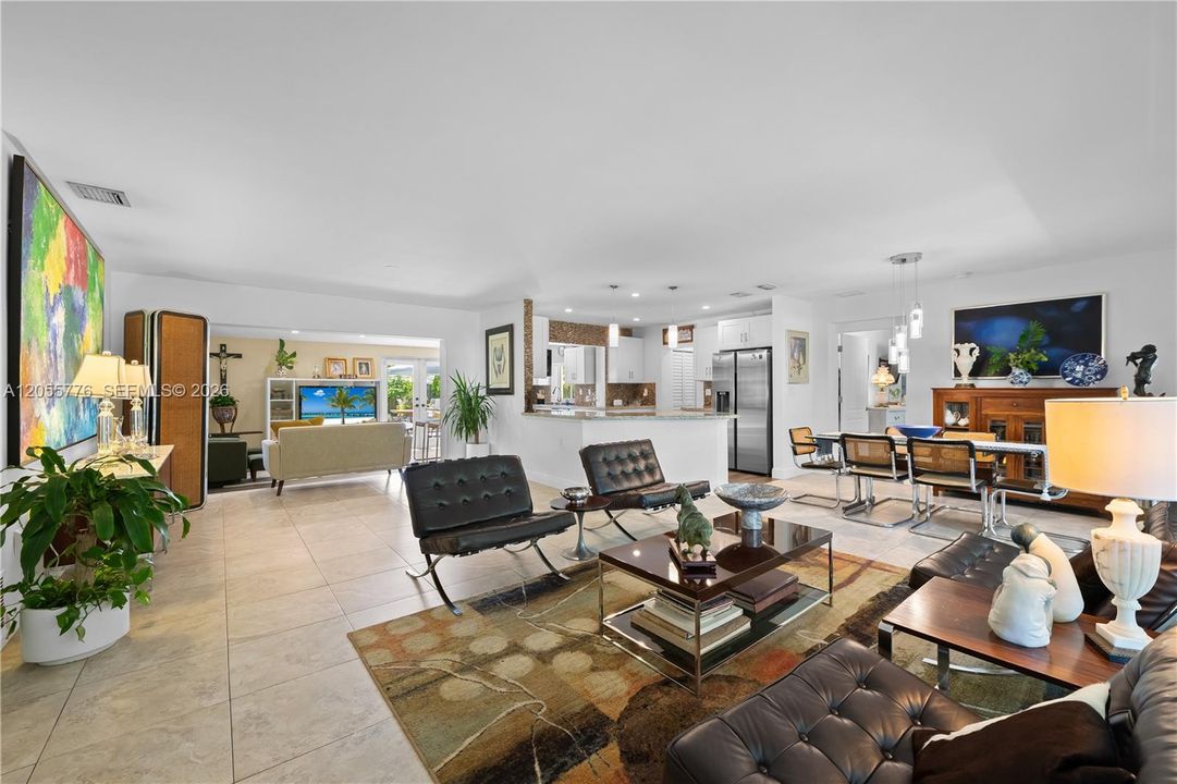 En Venta: $1,700,000 (4 camas, 3 baños, 2120 Pies cuadrados)