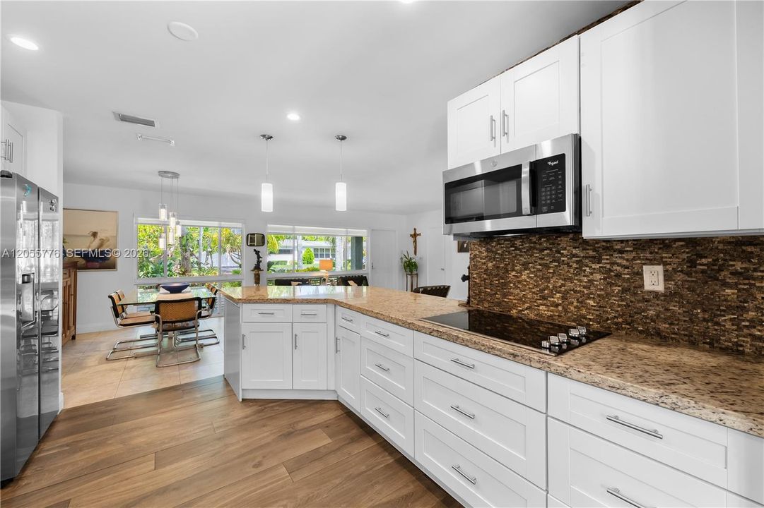 En Venta: $1,700,000 (4 camas, 3 baños, 2120 Pies cuadrados)