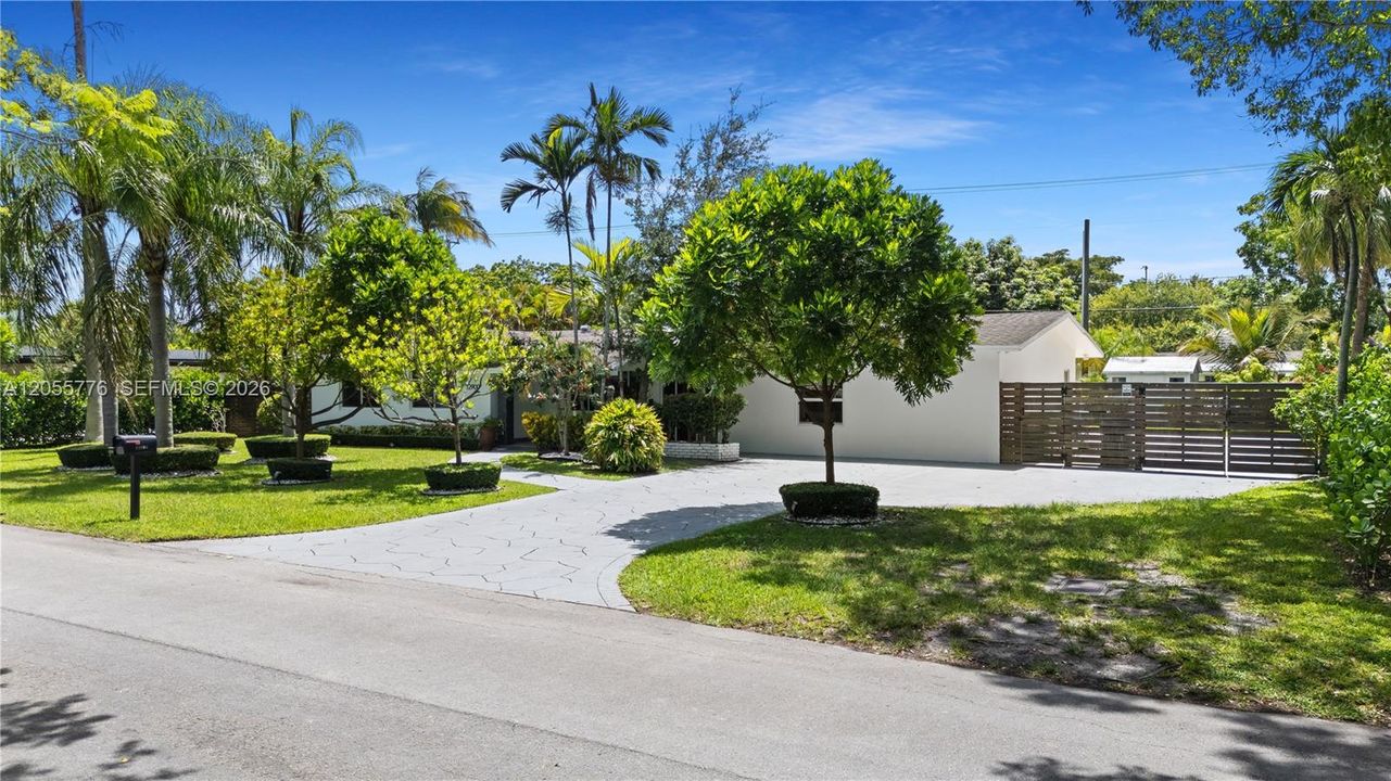 En Venta: $1,700,000 (4 camas, 3 baños, 2120 Pies cuadrados)