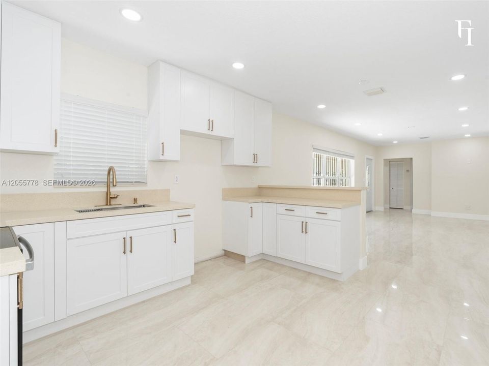 В аренду: $4,200 (3 спален, 2 ванн, 1474 Квадратных фут)