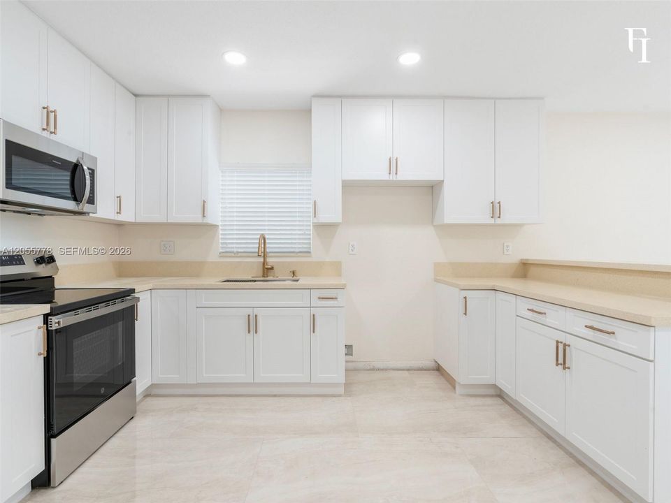 В аренду: $4,200 (3 спален, 2 ванн, 1474 Квадратных фут)