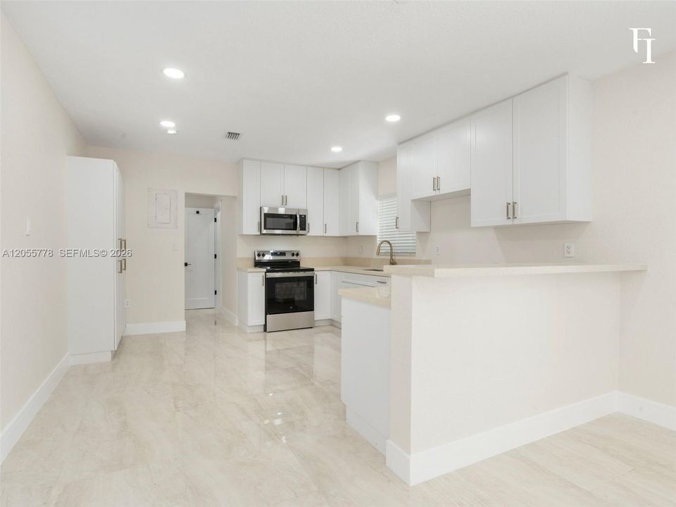 В аренду: $4,200 (3 спален, 2 ванн, 1474 Квадратных фут)