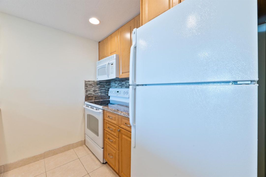 20260715 - 777 S Federal Hwy Apt 906 - M