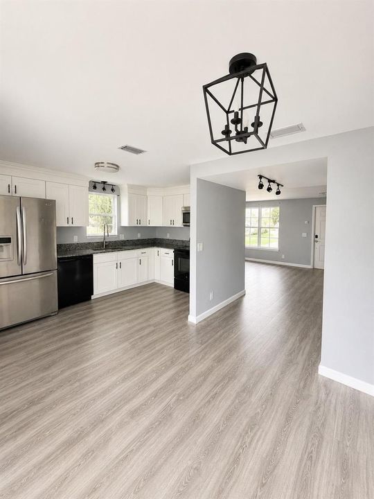 Dining to Kitchen