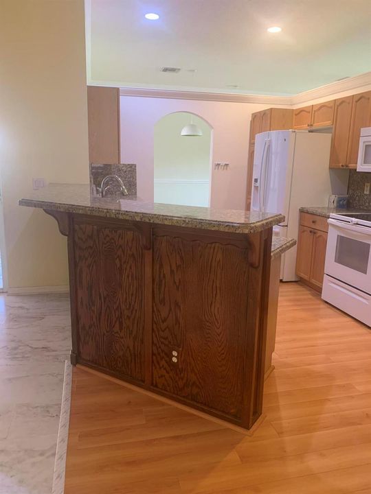 Kitchen/Breakfast Bar