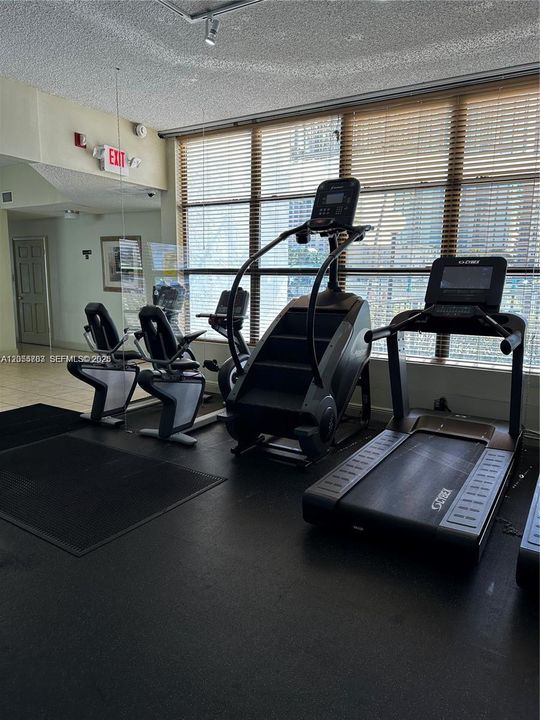 For Rent: $2,200 (1 beds, 1 baths, 875 Square Feet)