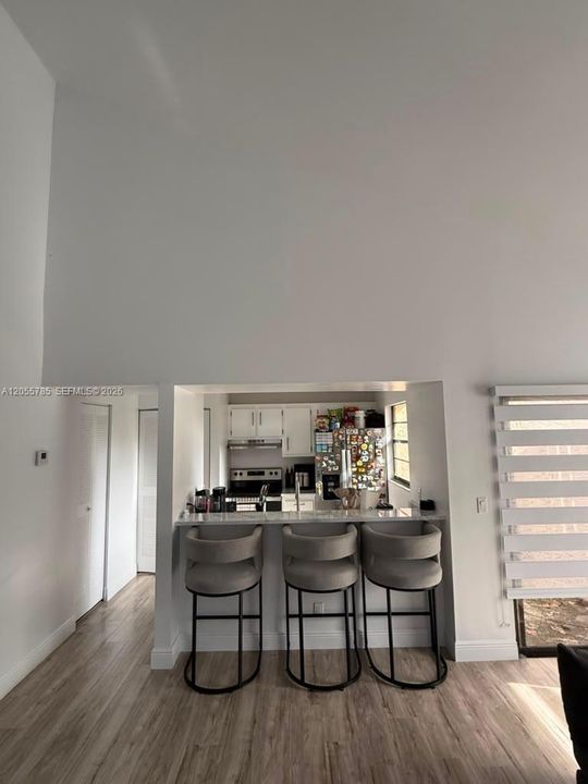 В аренду: $2,750 (2 спален, 2 ванн, 817 Квадратных фут)