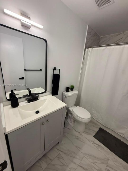В аренду: $2,750 (2 спален, 2 ванн, 817 Квадратных фут)