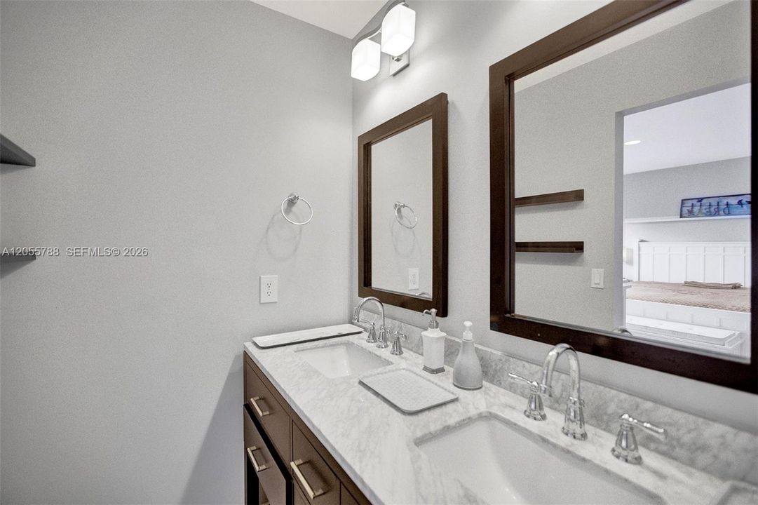 В аренду: $2,990 (2 спален, 2 ванн, 1348 Квадратных фут)