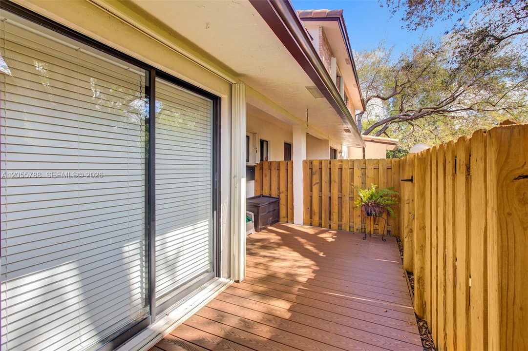 В аренду: $2,990 (2 спален, 2 ванн, 1348 Квадратных фут)