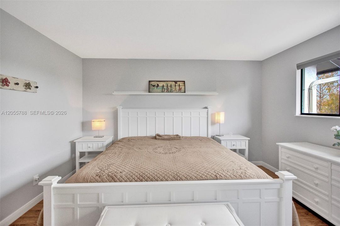 В аренду: $2,990 (2 спален, 2 ванн, 1348 Квадратных фут)