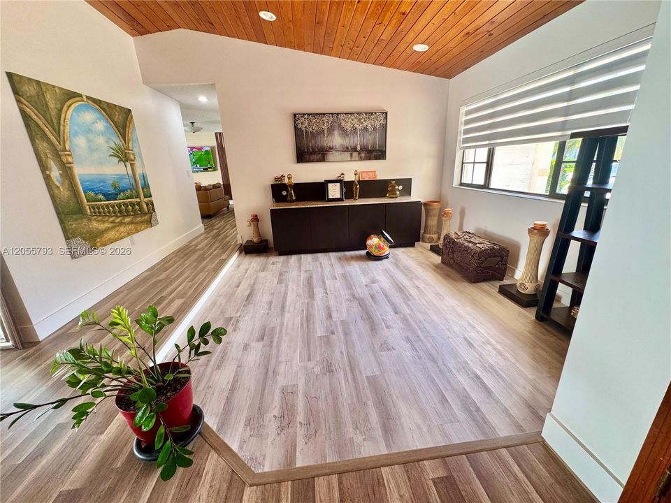 En Renta: $5,900 (4 camas, 3 baños, 3502 Pies cuadrados)