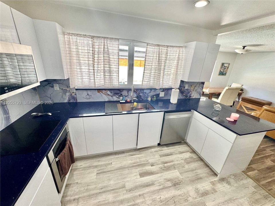 En Renta: $5,900 (4 camas, 3 baños, 3502 Pies cuadrados)