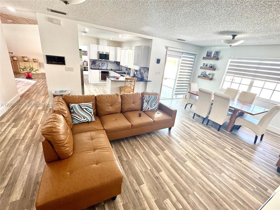 En Renta: $5,900 (4 camas, 3 baños, 3502 Pies cuadrados)