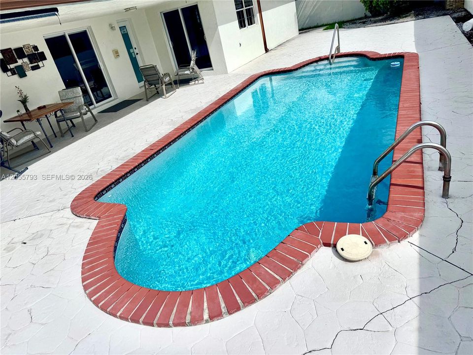 En Renta: $5,900 (4 camas, 3 baños, 3502 Pies cuadrados)
