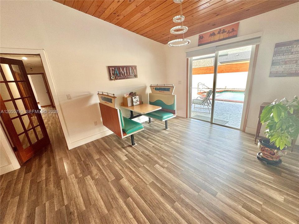 En Renta: $5,900 (4 camas, 3 baños, 3502 Pies cuadrados)