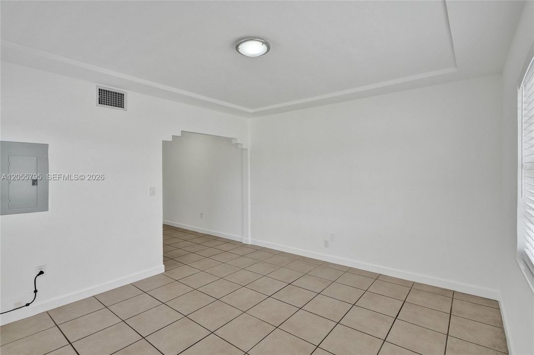 В аренду: $2,400 (2 спален, 1 ванн, 822 Квадратных фут)