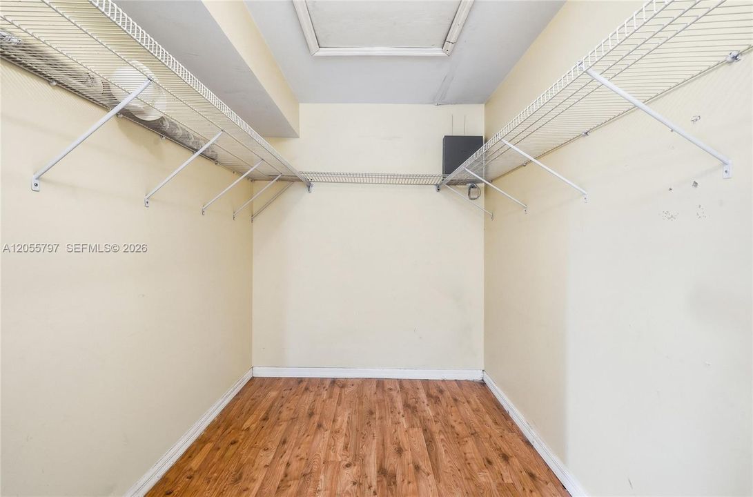 For Sale: $122,000 (2 beds, 2 baths, 962 Square Feet)