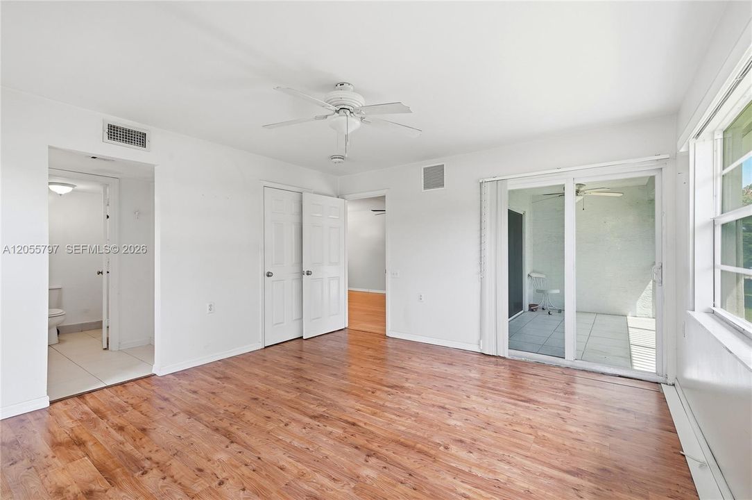 For Sale: $122,000 (2 beds, 2 baths, 962 Square Feet)