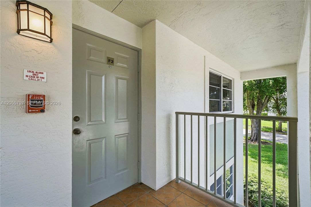 For Sale: $122,000 (2 beds, 2 baths, 962 Square Feet)