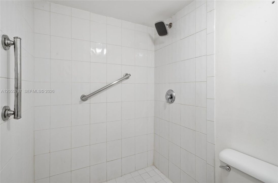 For Sale: $122,000 (2 beds, 2 baths, 962 Square Feet)