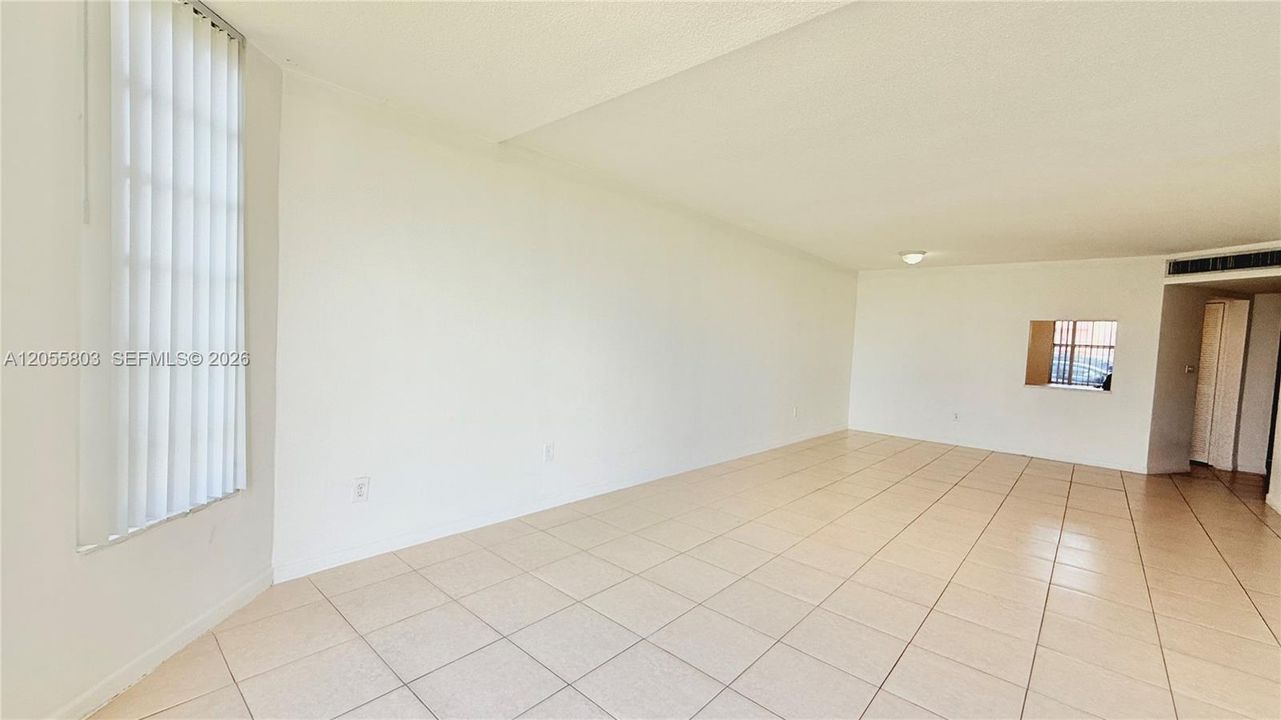 В аренду: $2,200 (2 спален, 2 ванн, 994 Квадратных фут)