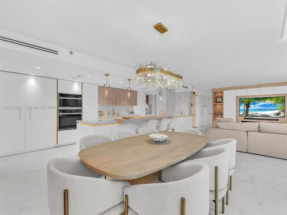 В аренду: $7,800 (2 спален, 2 ванн, 1825 Квадратных фут)