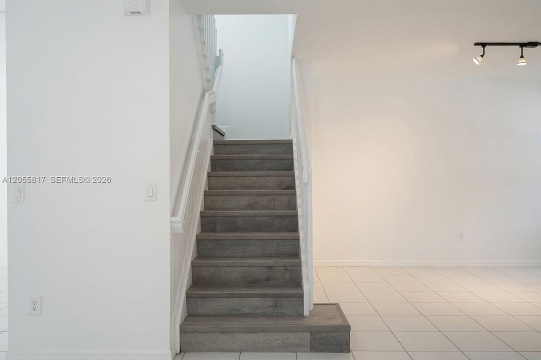 На продажу: $519,900 (3 спален, 2 ванн, 1770 Квадратных фут)