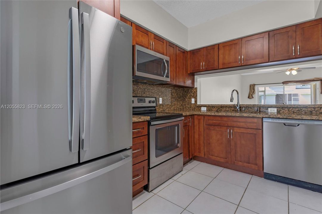 В аренду: $2,650 (2 спален, 2 ванн, 1110 Квадратных фут)