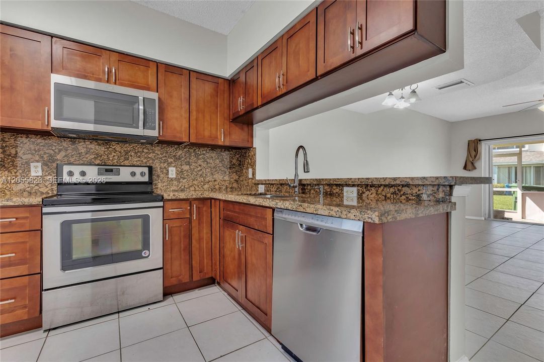 В аренду: $2,650 (2 спален, 2 ванн, 1110 Квадратных фут)