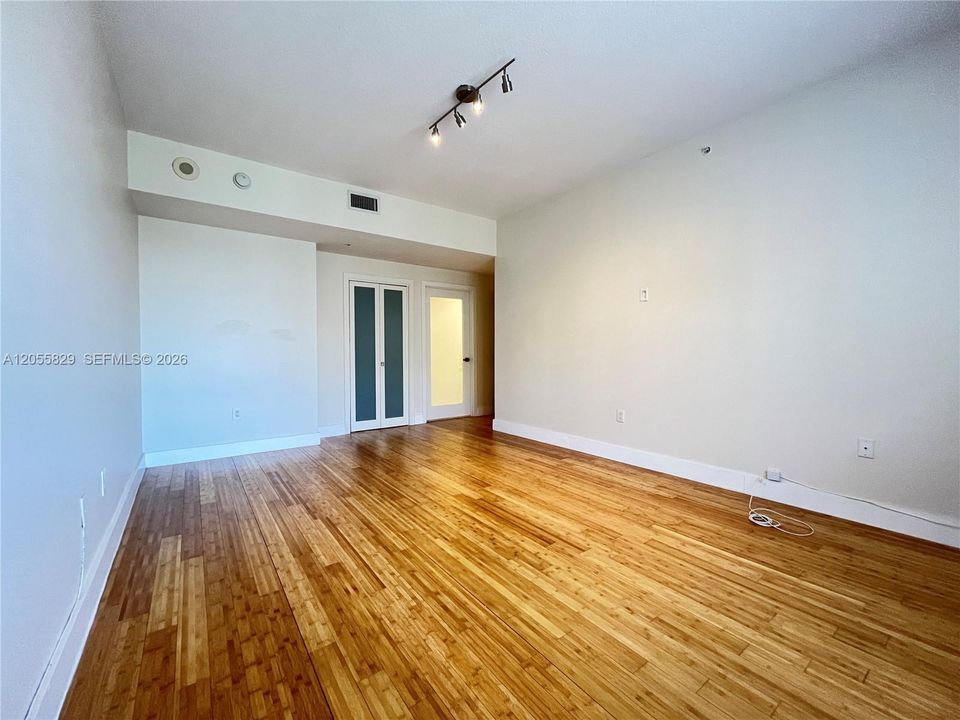 В аренду: $4,150 (2 спален, 2 ванн, 1139 Квадратных фут)