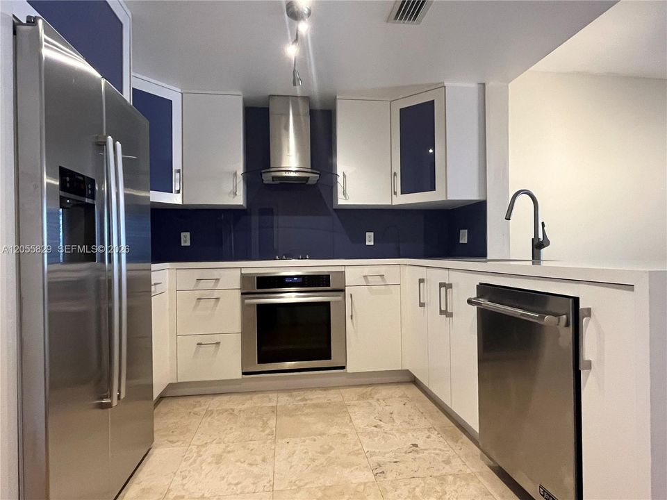 В аренду: $4,150 (2 спален, 2 ванн, 1139 Квадратных фут)