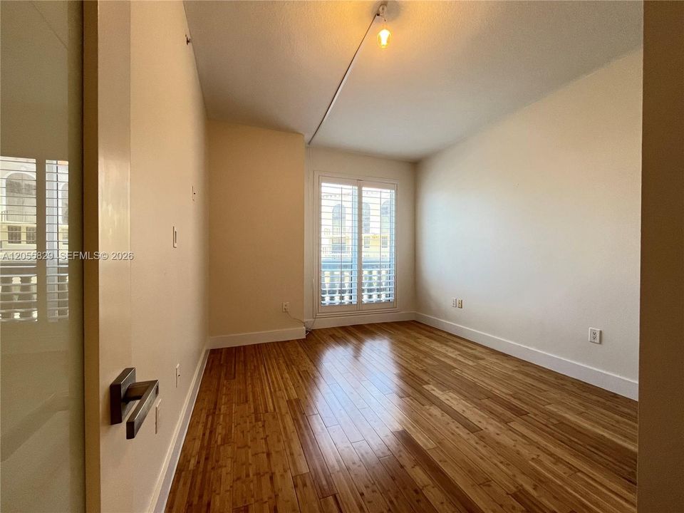 2nd bedroom