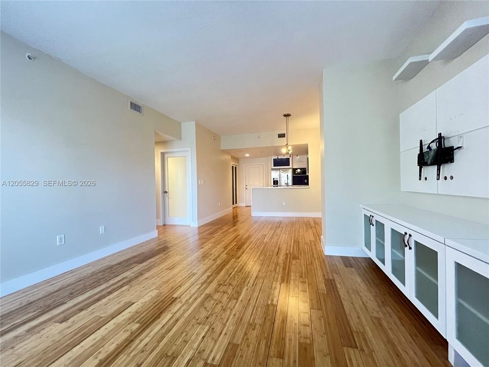В аренду: $4,150 (2 спален, 2 ванн, 1139 Квадратных фут)