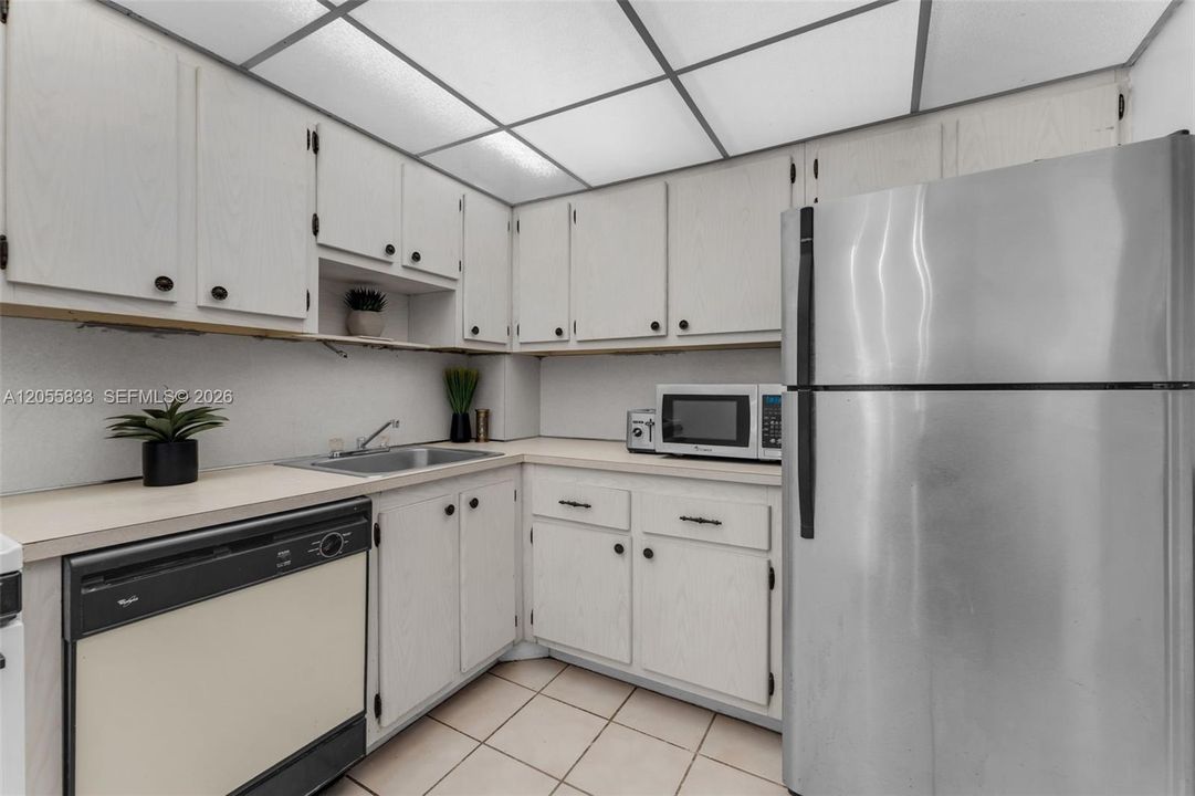 На продажу: $130,000 (1 спален, 1 ванн, 720 Квадратных фут)