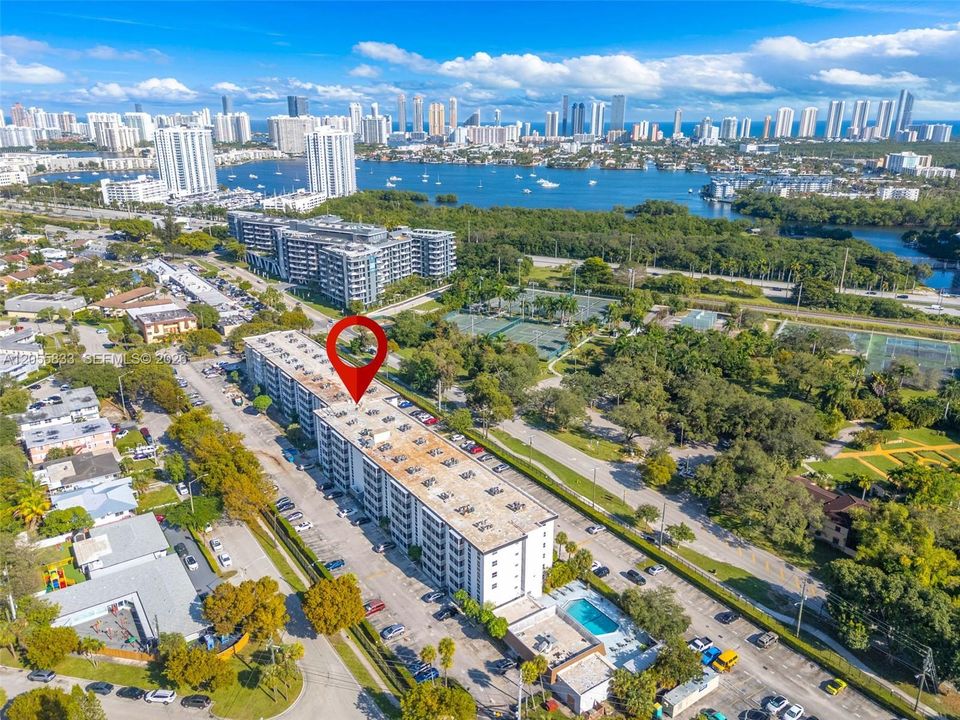 На продажу: $130,000 (1 спален, 1 ванн, 720 Квадратных фут)