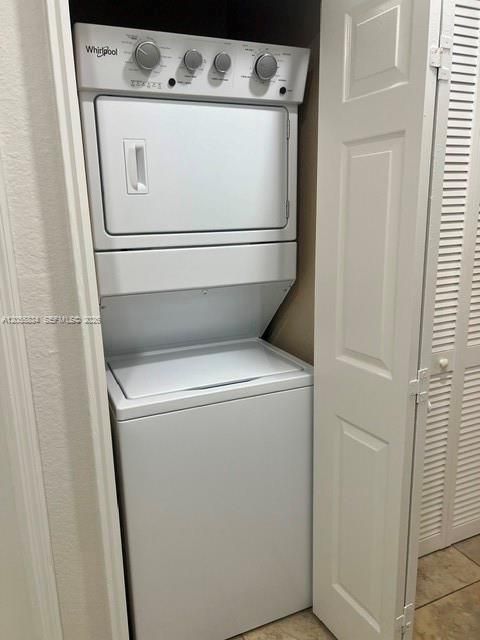 В аренду: $3,000 (3 спален, 2 ванн, 1426 Квадратных фут)