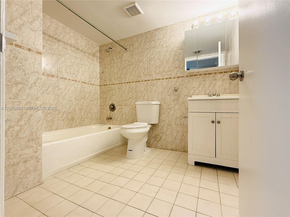 For Rent: $2,700 (3 beds, 2 baths, 1255 Square Feet)