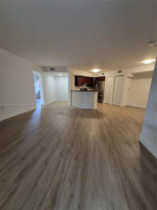 В аренду: $2,675 (3 спален, 2 ванн, 1214 Квадратных фут)