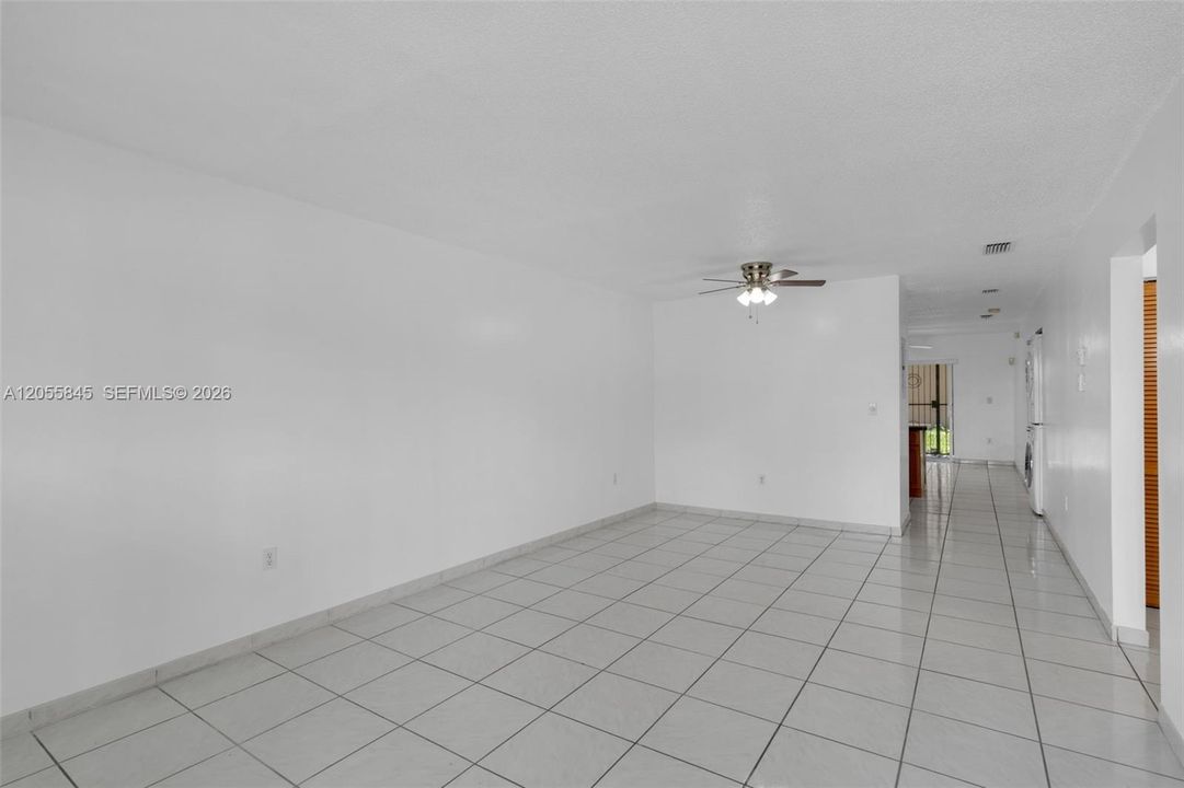 For Rent: $2,400 (2 beds, 2 baths, 1100 Square Feet)