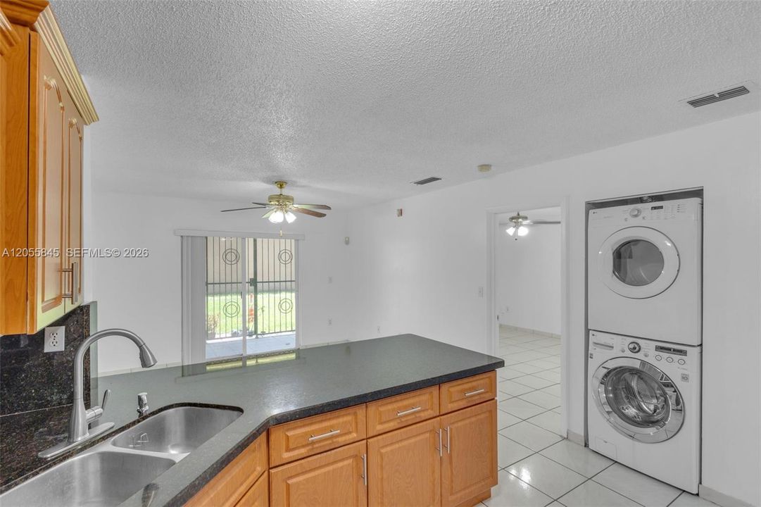 For Rent: $2,400 (2 beds, 2 baths, 1100 Square Feet)