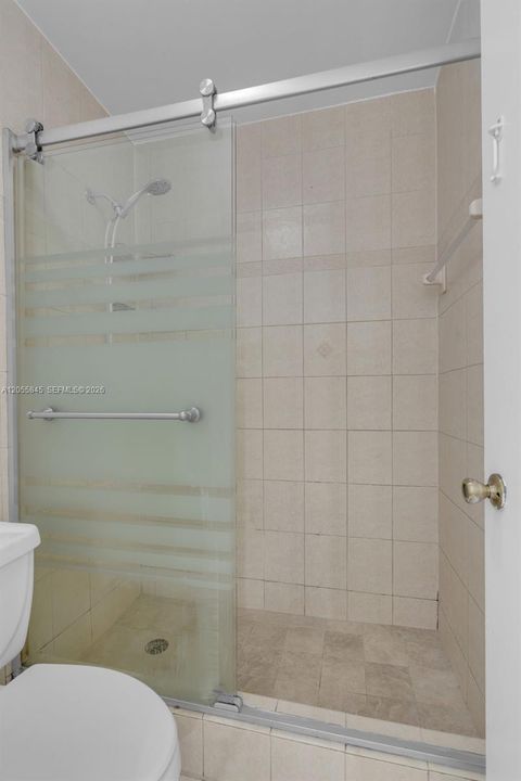 For Rent: $2,400 (2 beds, 2 baths, 1100 Square Feet)