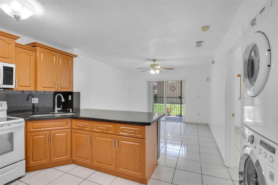 For Rent: $2,400 (2 beds, 2 baths, 1100 Square Feet)