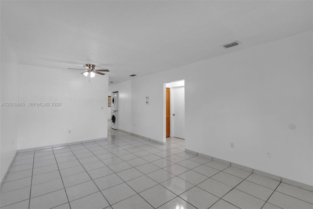For Rent: $2,400 (2 beds, 2 baths, 1100 Square Feet)