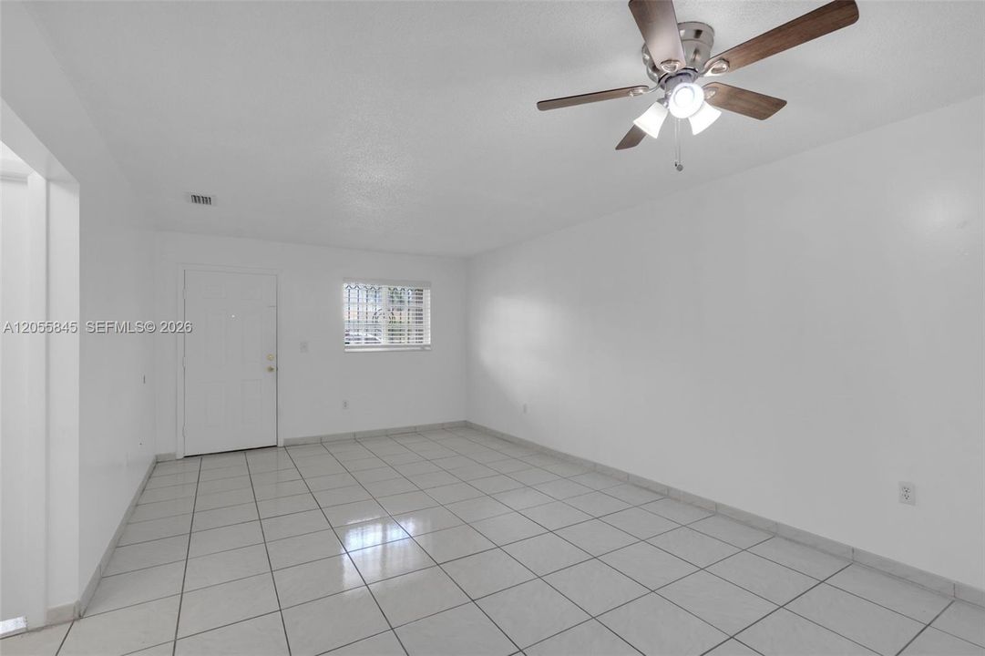 For Rent: $2,400 (2 beds, 2 baths, 1100 Square Feet)