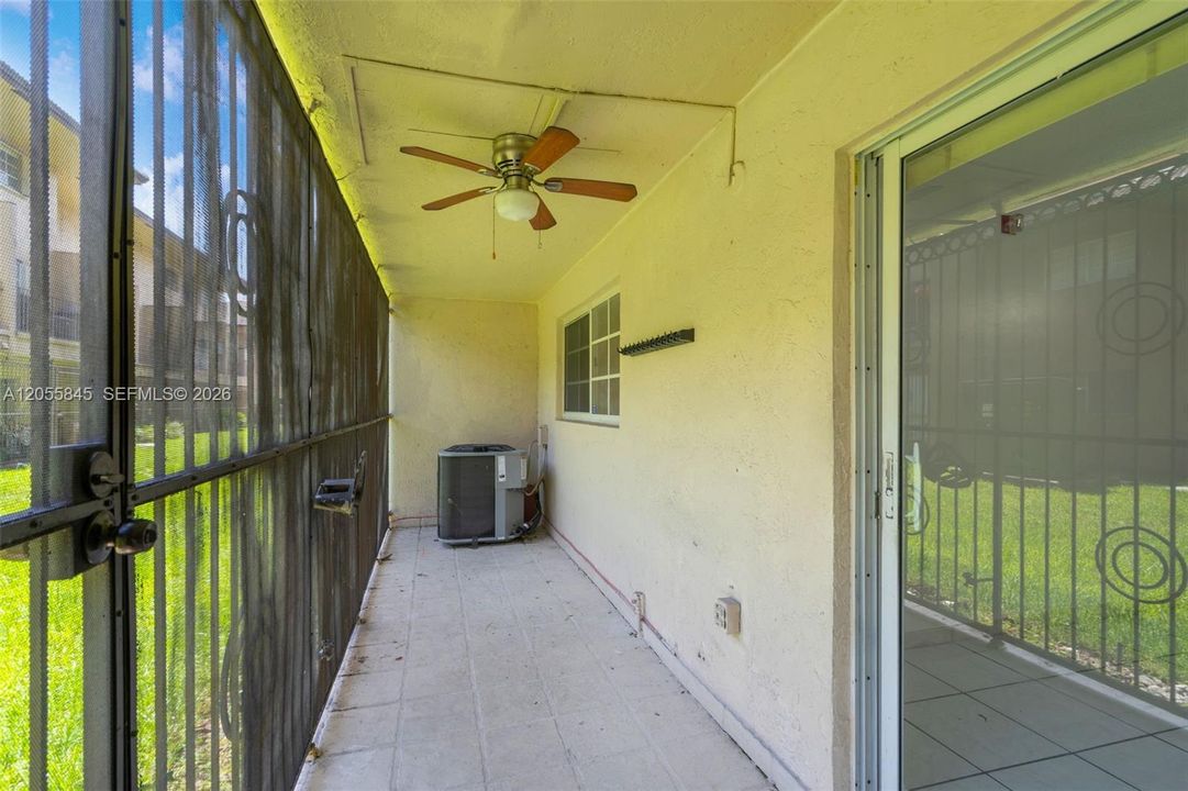 For Rent: $2,400 (2 beds, 2 baths, 1100 Square Feet)